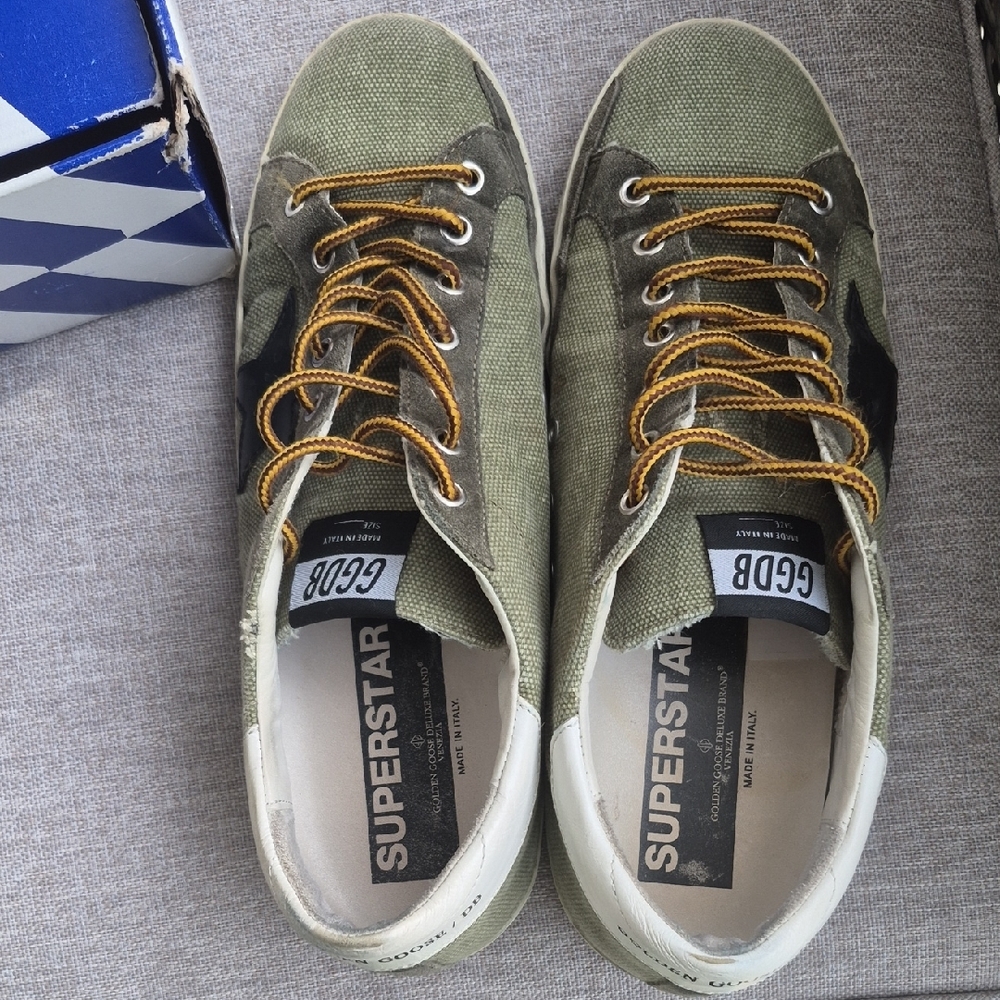 Green and White Sneakers with Black Star - Picture 6 of 6